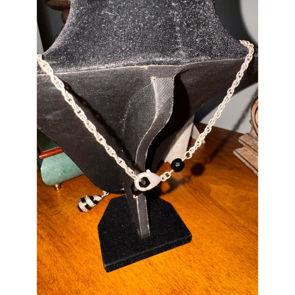 Silver Tone Rope Chain Necklace‎ Black Teardrop Pendant Rhinestone Accents - Picture 6 of 8